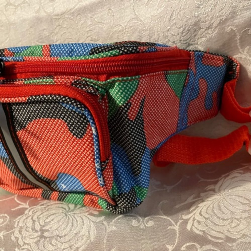 Colorful Sport printed canvas fanny pack. NWOT - Picture 10 of 10